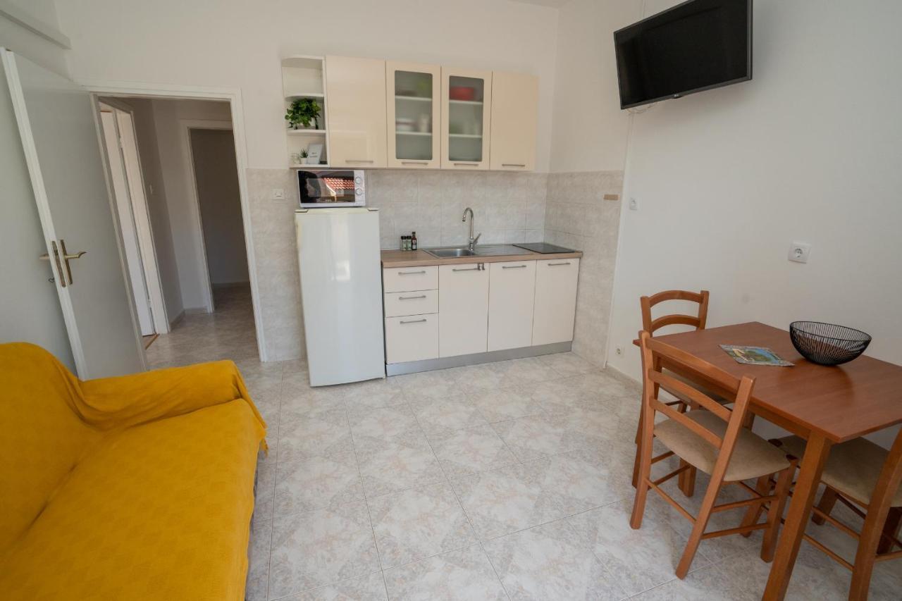 Apartments And Rooms Ljubica Lun  Exterior photo
