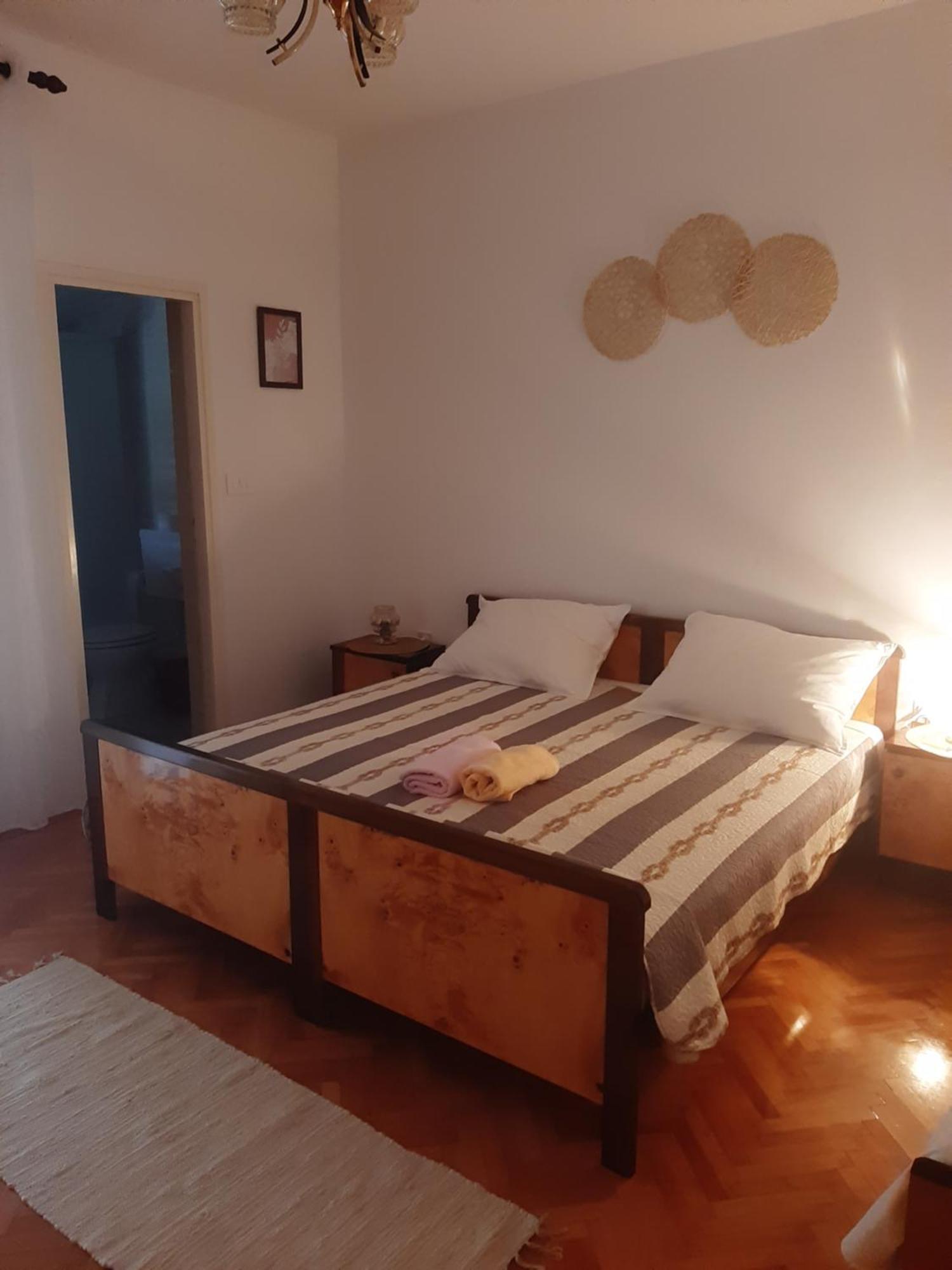 Apartments And Rooms Ljubica Lun  Exterior photo