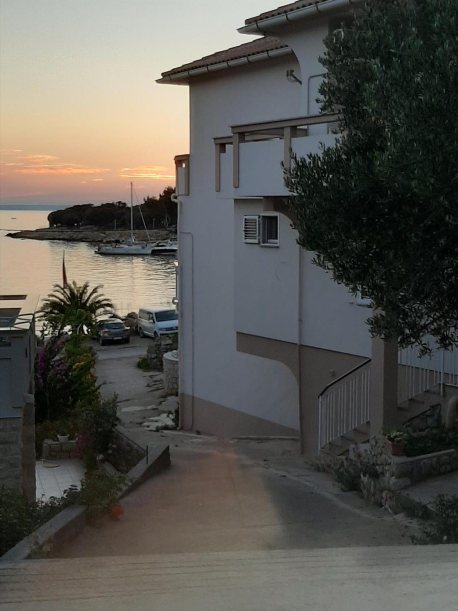 Apartments And Rooms Ljubica Lun  Exterior photo